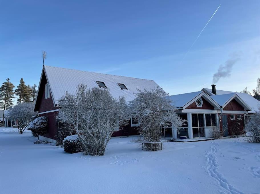 Familjevaenligt Hus Naera Isaberg! Villa Hestra ภายนอก รูปภาพ